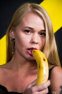 Sarika A Prefers Banana In Pussy