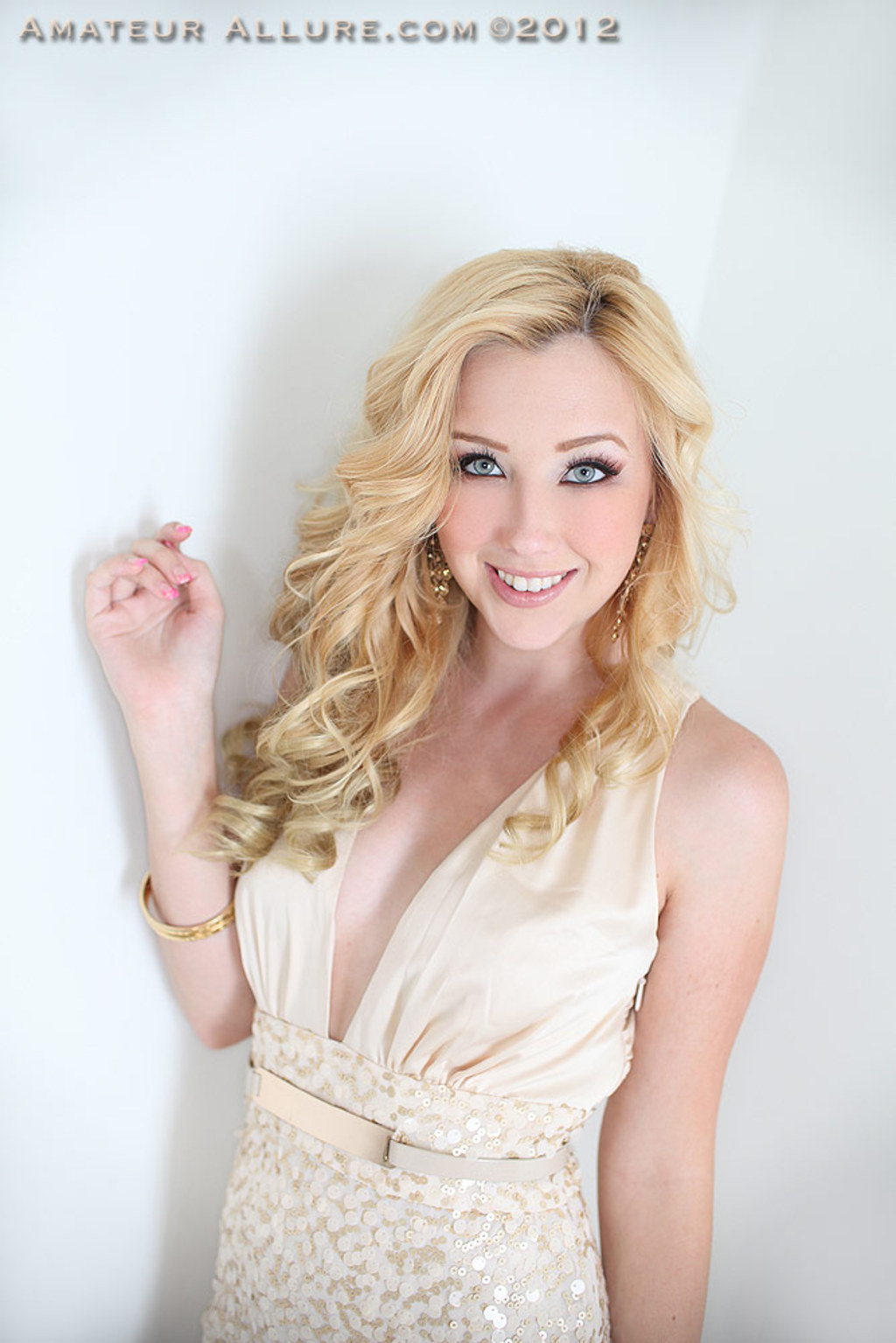 Sexy Samantha Rone Blows Dick