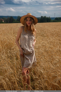 Victoria Kruzz Nude Ladie Beautiful Open Legs Poses