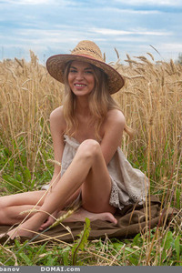 Victoria Kruzz Nude Ladie Beautiful Open Legs Poses