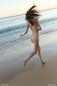 Mariposa Posing Naked On The Beach