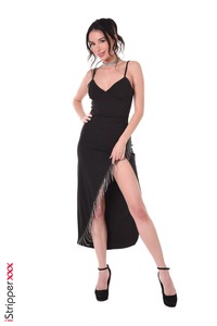 Milena Ray Seduces In A Dress With High Heels And Bare Feet