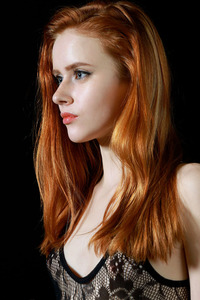 Leggy Blue-eyed Babe Bella Milano Shows Shaved Pussy Invitingly