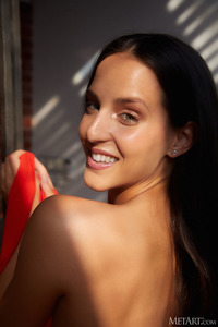 Gorgeous Brunette Betzz Spreads Her Long Legs So Her Pussy Lips Part Like Butterfly Wings