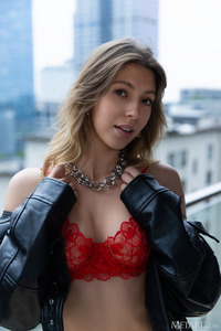 Stunning Blonde Avery Offers Intimate Display