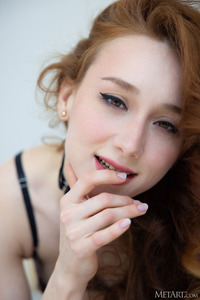 Alice Mido Grabbing Her Peachy Ass Cheeks As She Goes Face Down On The Bed