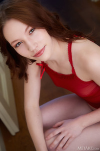 Maya Sinn Shows Perky Breasts And Perfect Booty In The Most Inviting Manner