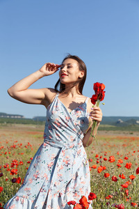 Sumiko Inviting The Sun To Kiss Her Lovely Big Breasts And Curvaceous Booty