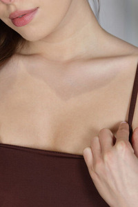 Lalli Sexy Exhibitionist Is Soon Perfectly Naked