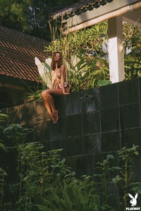 Raluca Cojocaru Getting Naked In Paradise