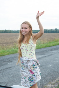 Virginia Sun Young Nude Model Gives A Sexy Show On The Road