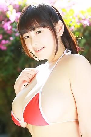 Saki Yanase in Barely Fits