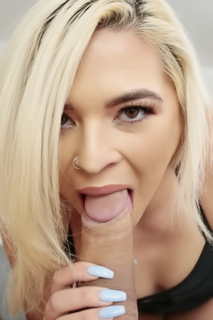 Rharri Rhound's big juicy ass riding around the city