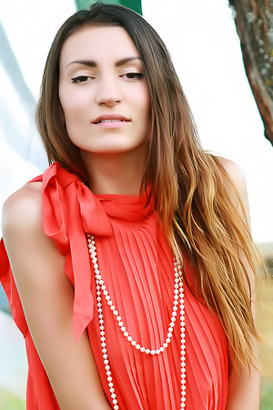 Mary Cayne - Amazing bombshell looks amazing in her red sweater