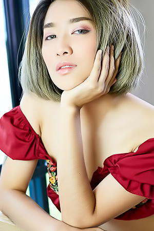 Sweet Asian Girl Apple