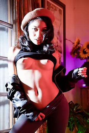 Avery Black Shows Her Beautiful BodyLive Feet Porn