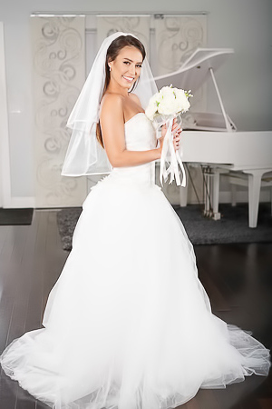 Kelsi Monroe Is A Nasty Babe That Just Cannot Resist Having Big Dicks And Emptying Them In Minutes