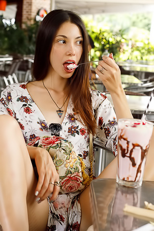 Julia Campos In Milkshake