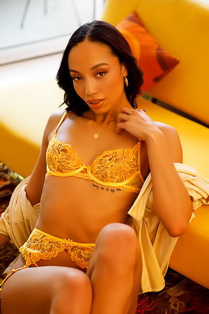 Alexis Tae / Make a Move porn pics gallery