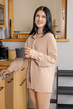 Brunette Posy Mastubating On A Table