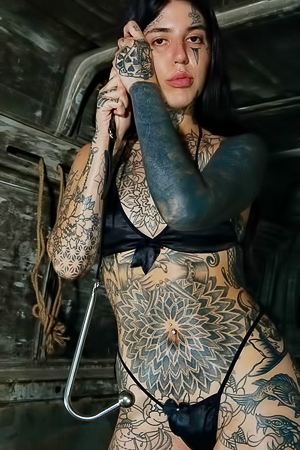 Katty Blue In Hooked