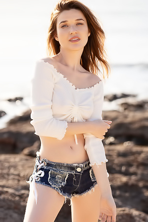 Serena Wood Beautiful Breasts And Perfect Booty Exposed