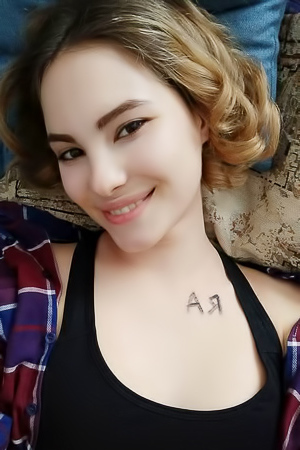 Ditta A And Venere And Diana Jam In Backstage Pics