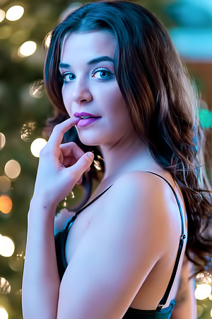 Jade Maris Climaxes As Possible