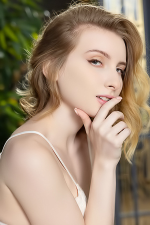 Minnie Lighter Nestles Between The Cheeks Of Her Gorgeous Bubble Butt