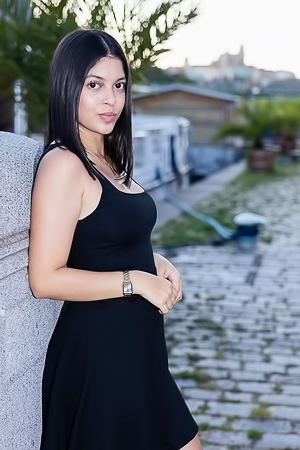 Gia Rosse Strips And Plays With Pussy