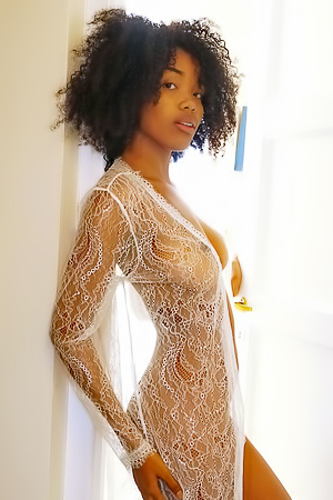 Keysi takes a shower