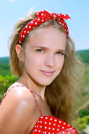 Xenia Elfin Beauty Is Soon Naked In The Sunshine