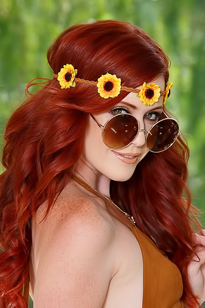 Elle Alexandra - Hippie Redhead In Denim Shorts - Shaved Pussy Fingering