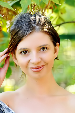 Simona Enjoying To Show Her Naked Body