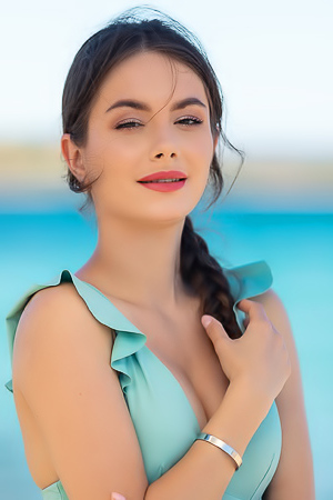 Liz Ocean Tantalizes On The Beach With Whispers Of The Breeze And Bold Moves