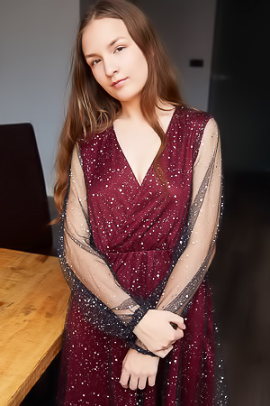 Bellaria Alluring Pussy Spread And Natural Beauty In An Artistic Set