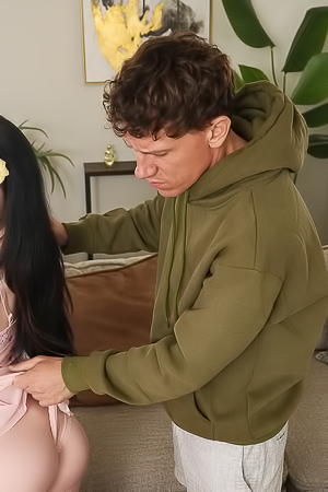 Lola Valentine On The Couch: Subtle Lies And Bold Blowjobs