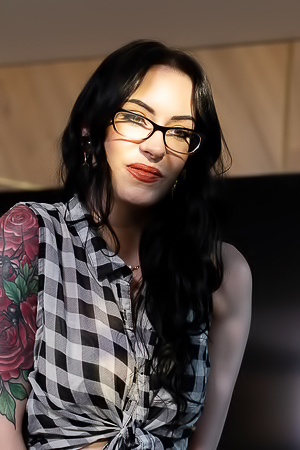 Anna De Ville Seduces with Her Kinky Audacity