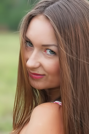 Alexa Day Felt the Tension asistible as She Transition to Eden