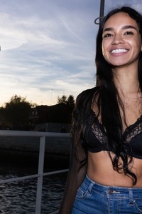 Dulce Looks Super-hot And Sexy